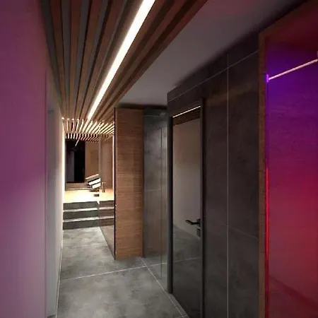 Major アパート ティハニ