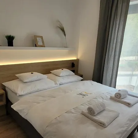 アパート Major ティハニ